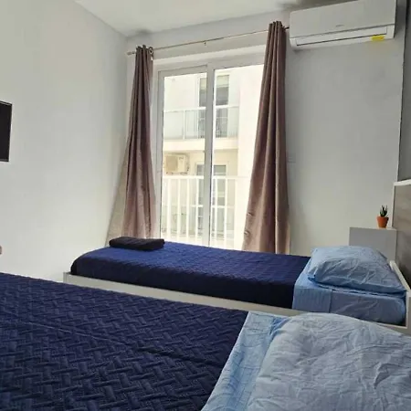 Modern, Spacious 4-bedroom, 3-bathroom At Swigg 2 *