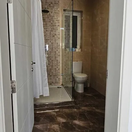 Modern, Spacious 4-bedroom, 3-bathroom At Swigg 2 *