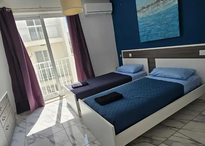 Апартаменты Modern, Spacious 4-bedroom, 3-bathroom At Swigg 2