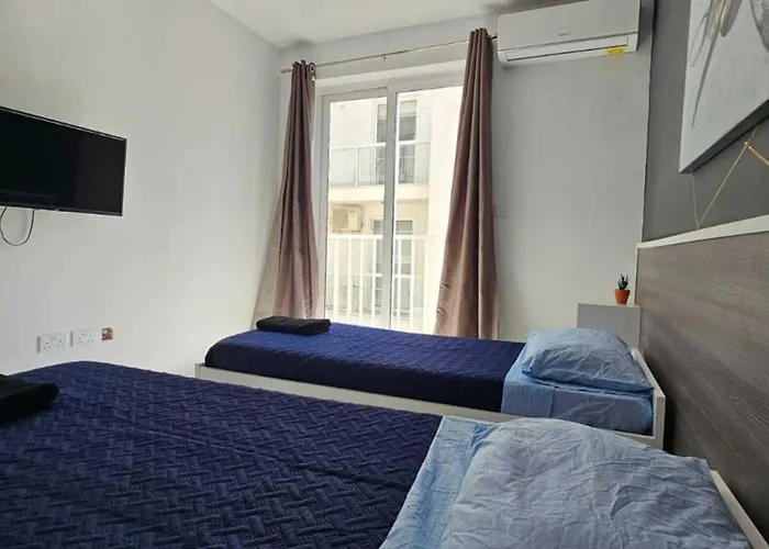 Modern, Spacious 4-bedroom, 3-bathroom At Swigg 2 *