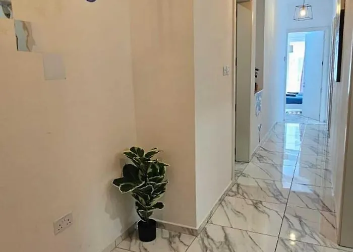 Modern, Spacious 4-bedroom, 3-bathroom At Swigg 2