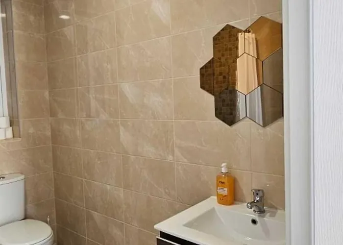 Modern, Spacious 4-bedroom, 3-bathroom At Swigg 2